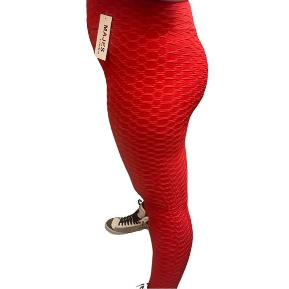 Scrunch butt women’s textured leggings. NWT - Picture 4 of 6